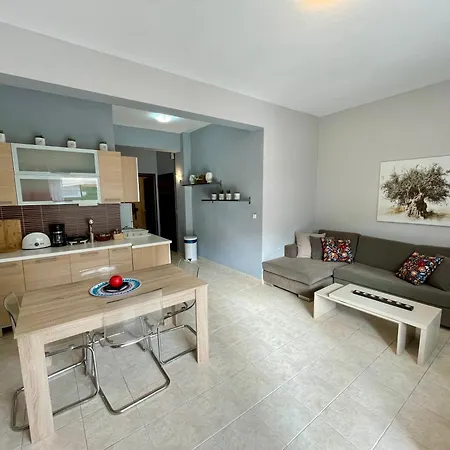 Apartament Aristos Hillside *